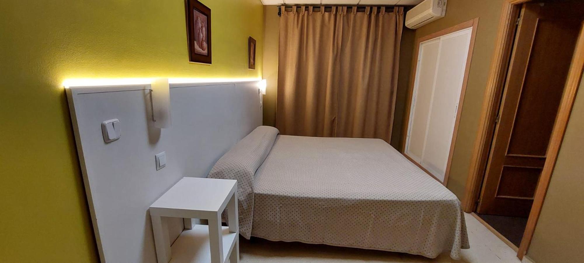 Hostal DS Velilla de San Antonio Buitenkant foto