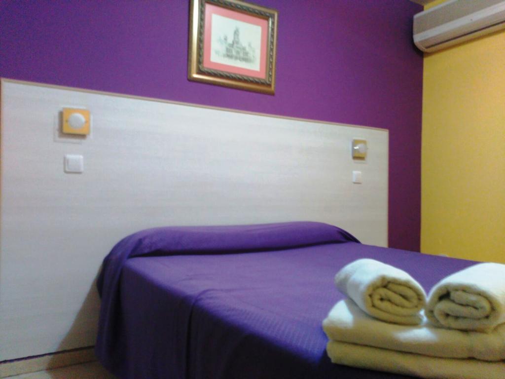 Hostal DS Velilla de San Antonio Buitenkant foto