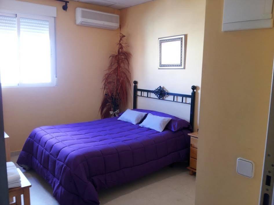 Hostal DS Velilla de San Antonio Buitenkant foto